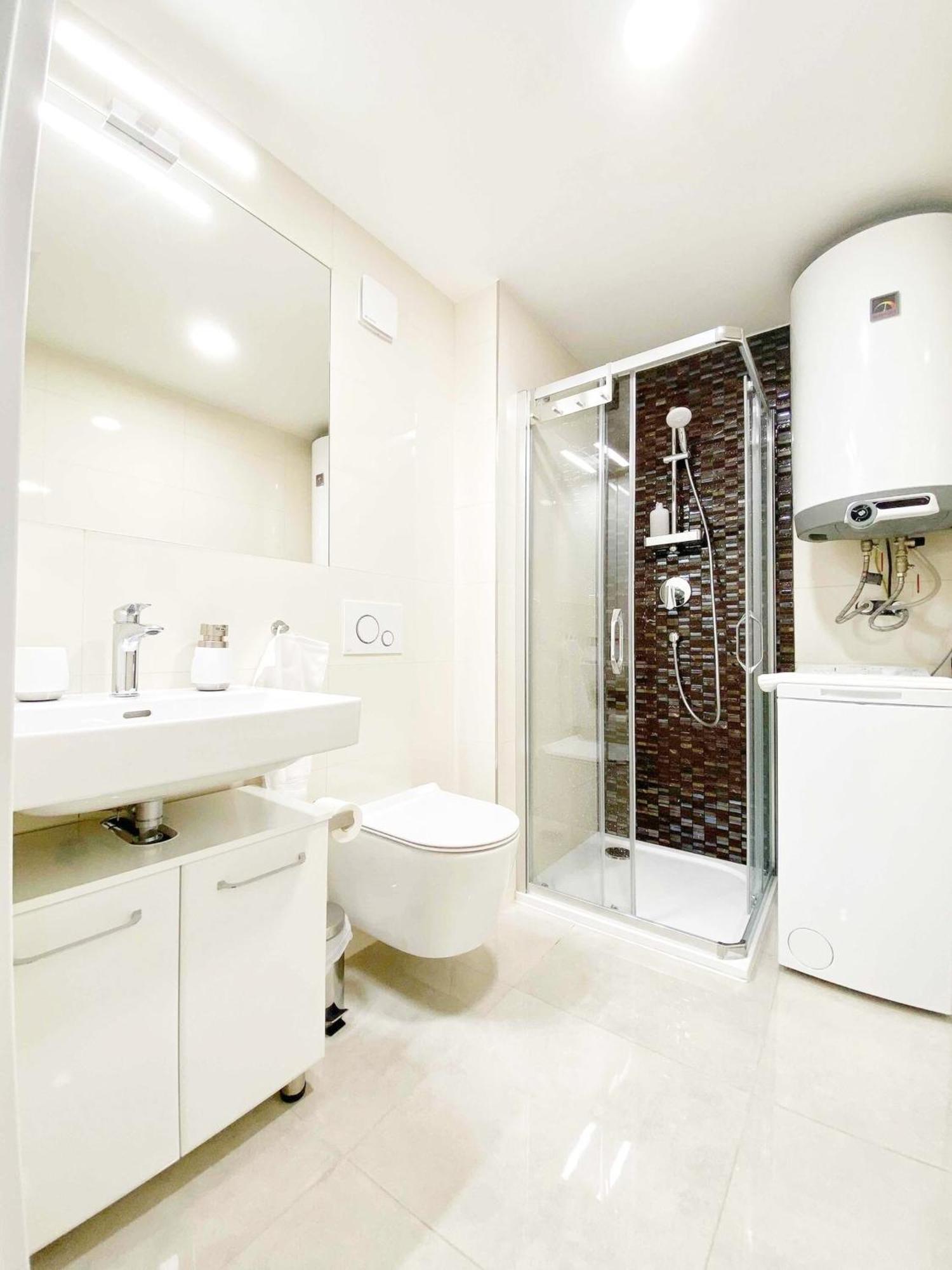 Emerald Apartments Boutique Residence Прага Экстерьер фото
